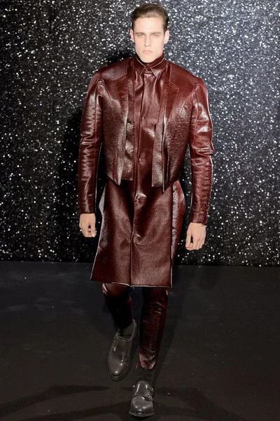 Look 35